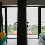 Flow House&garden ヴィラ バダチョニトマイ